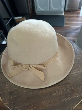 Classic Women's Felt Bow Fedora Hat - Cream